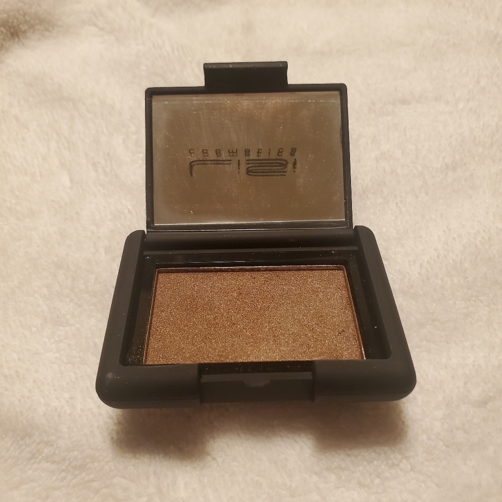 New LiSi Cosmetics Satin Eyes